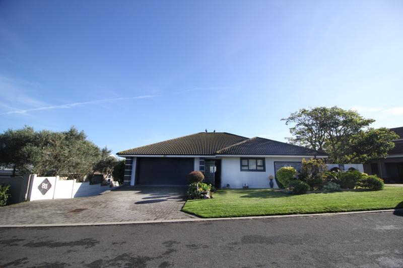 5 Bedroom Property for Sale in Reebok Western Cape